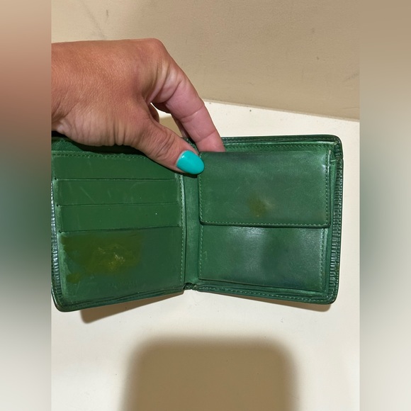 Louis Vuitton Green Epi Bifold Leather Wallet - Picture 5 of 10